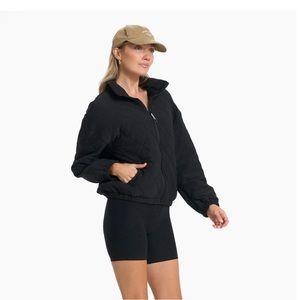 Vuori Halo Insulated Jacket in Black Heather